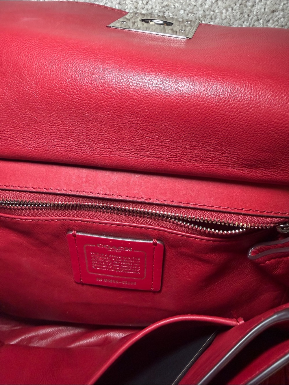 Coach Vintage Cherry Red - Picture 9 of 10